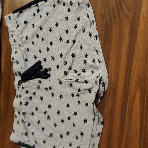 Pajama set - Picture 2 of 3